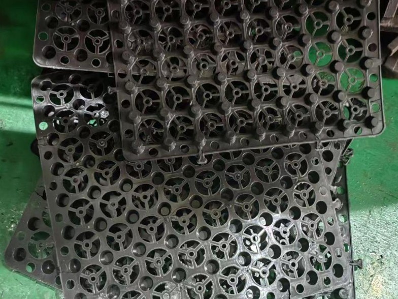 HDPE排水板(蓄排)